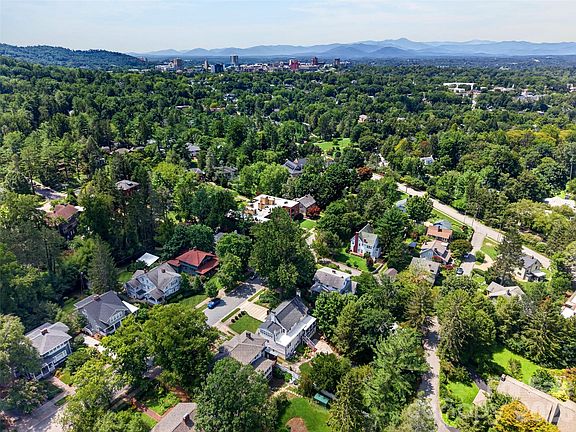 5th image of 55 Edgemont Rd