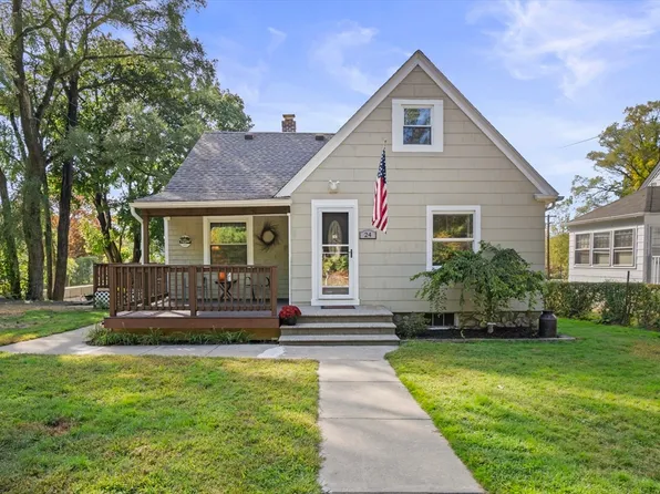 24 Linwood St, Oxford, MA 01540