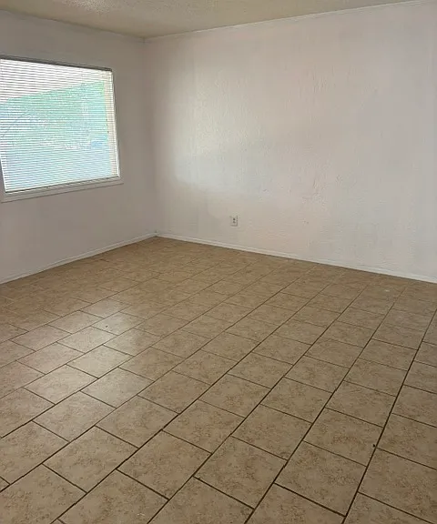 2524 Catalina Way — Photo 3