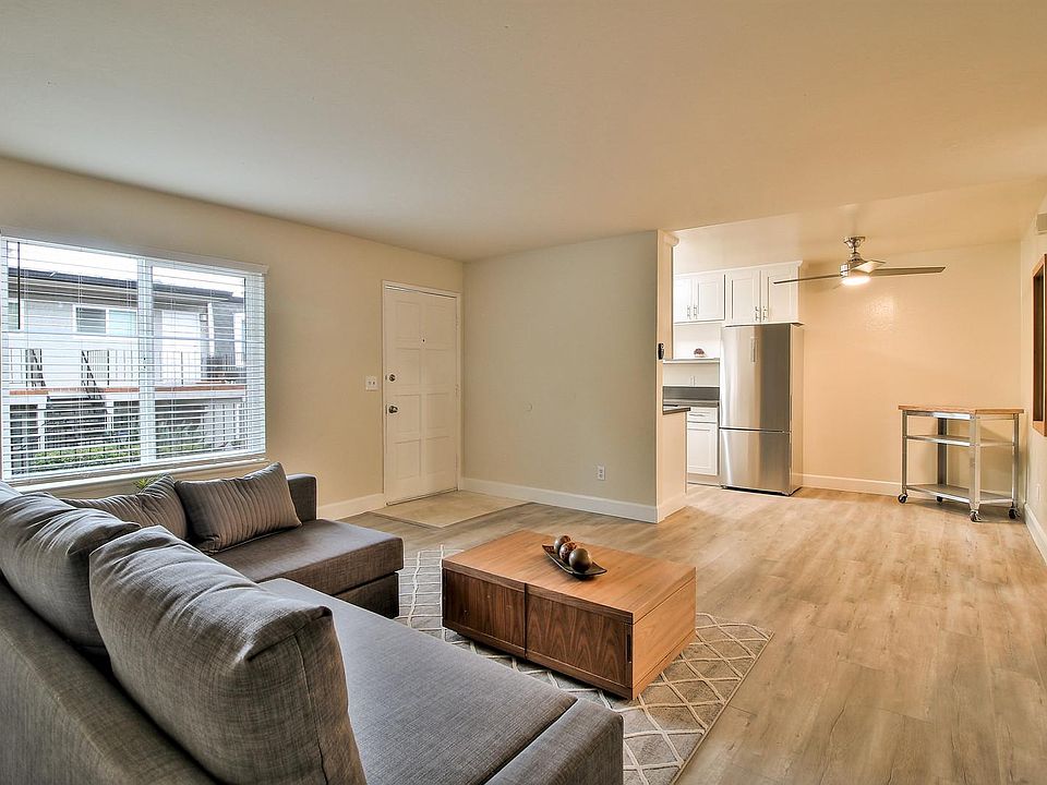 1st image of 470 Boynton Ave APT 14