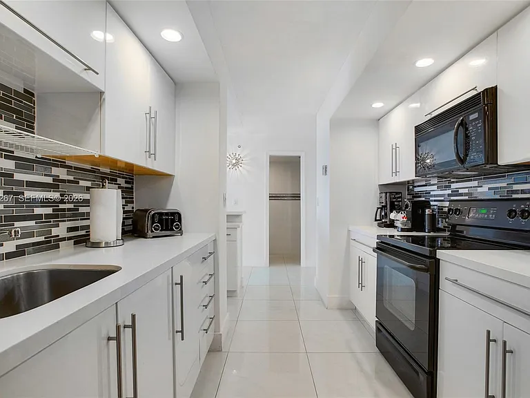 6917 Collins Ave #820 — Photo 13