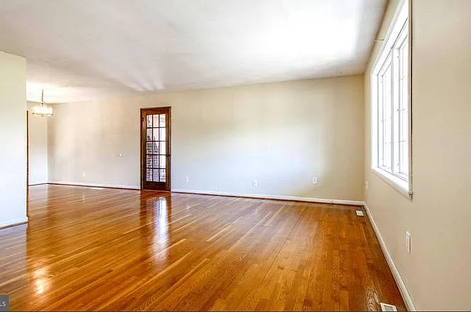 12915 Edelen Rd — Photo 3