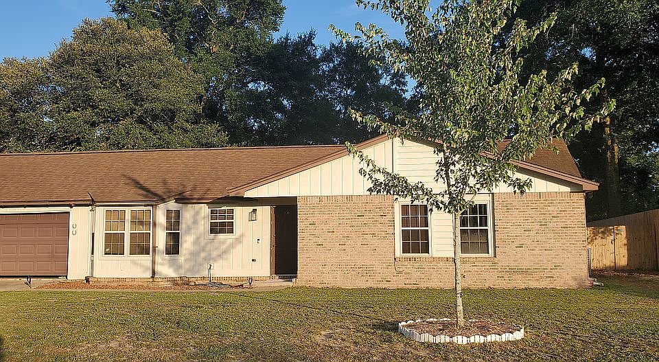 1st image of 10438 Waterford Dr