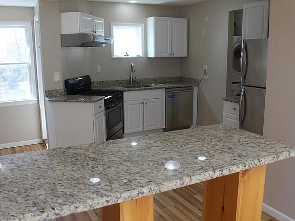 4th image of 64 Railroad Ave APT 1A