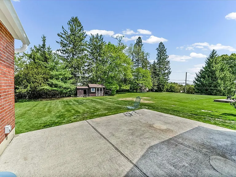 2653 Brierwood Rd — Photo 32