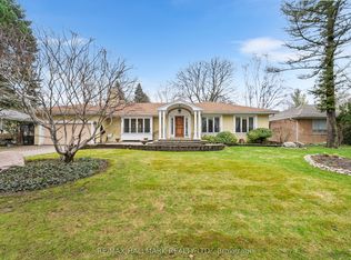 154 Valley Rd, Toronto, ON M2L1G4