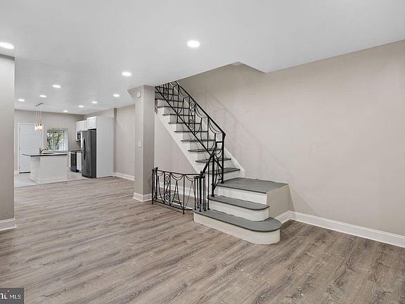 5th image of 5848 Larchwood Ave