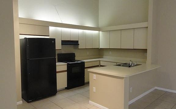 3rd image of 4039 Palm Bay Cir