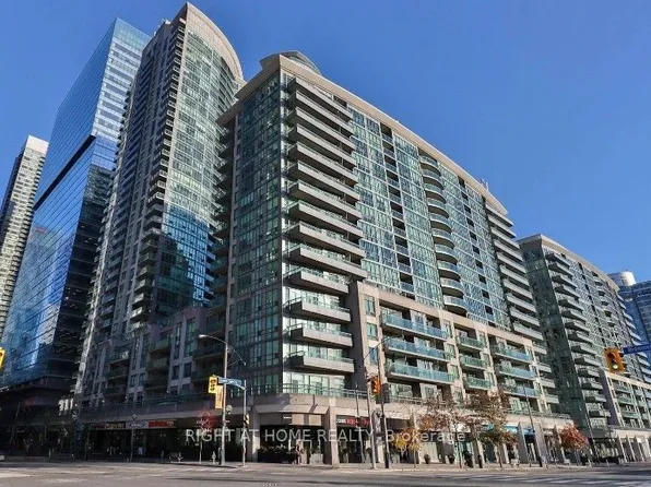 51 Lower Simcoe St, Toronto, ON