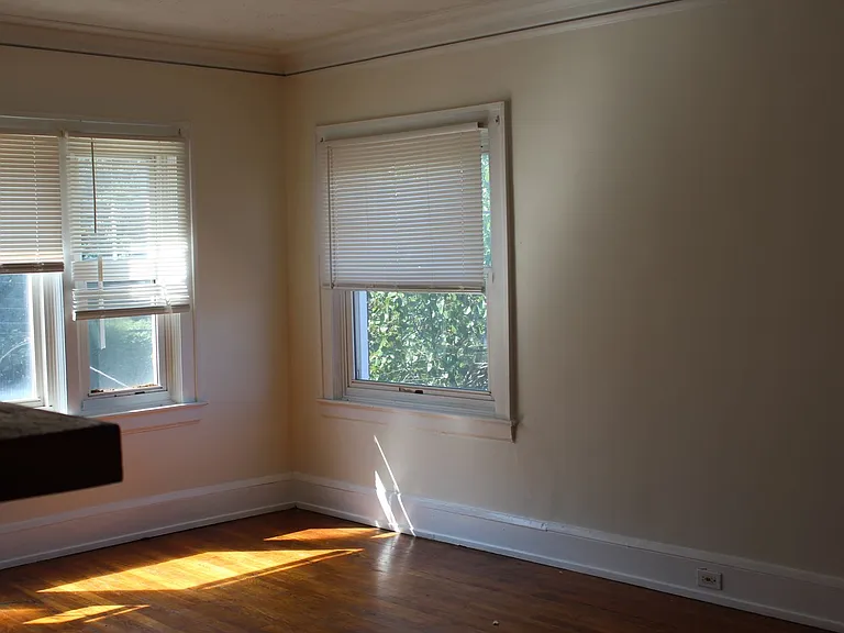 2845-2849 Mayfield Rd — Photo 5