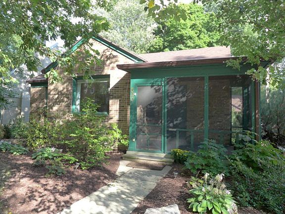 3rd image of 520 W Oakwood Dr
