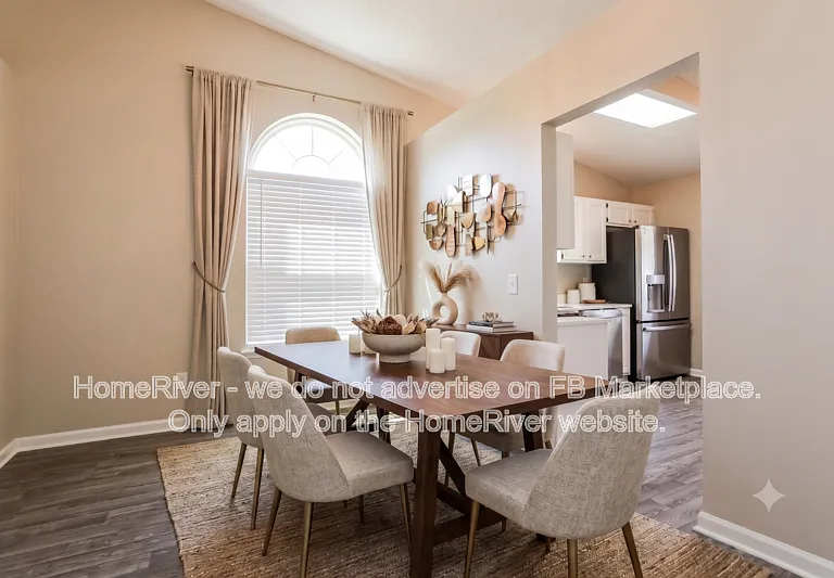 7966 Amandas Crossing Dr E — Photo 2