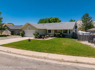 102 Sagemont Cir, Parachute, CO 81635