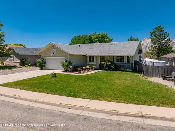 102 Sagemont Cir, Parachute, CO 81635