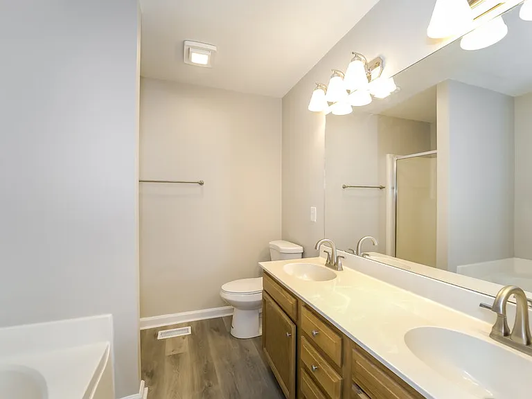 6262 Morehead Rd — Photo 11
