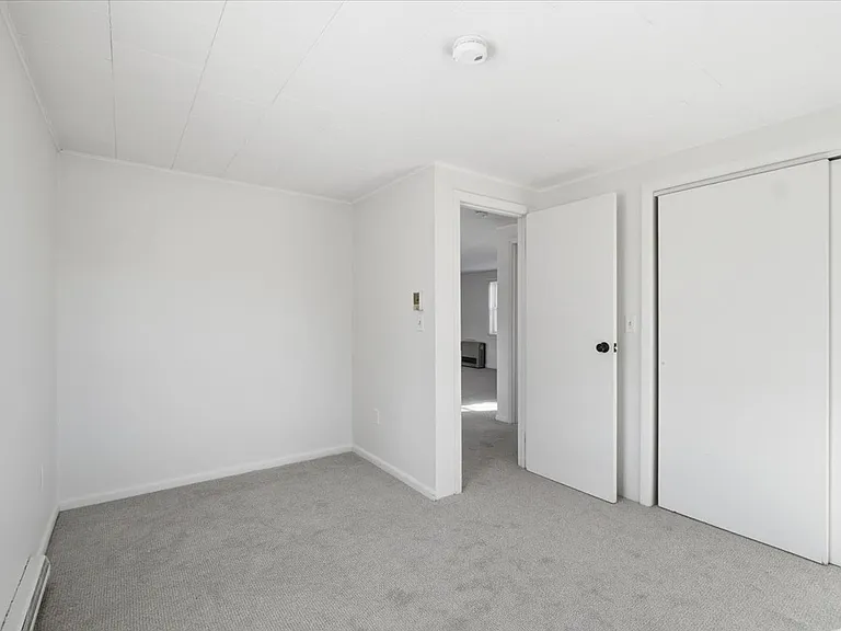 950 Shelburne Rd — Photo 1