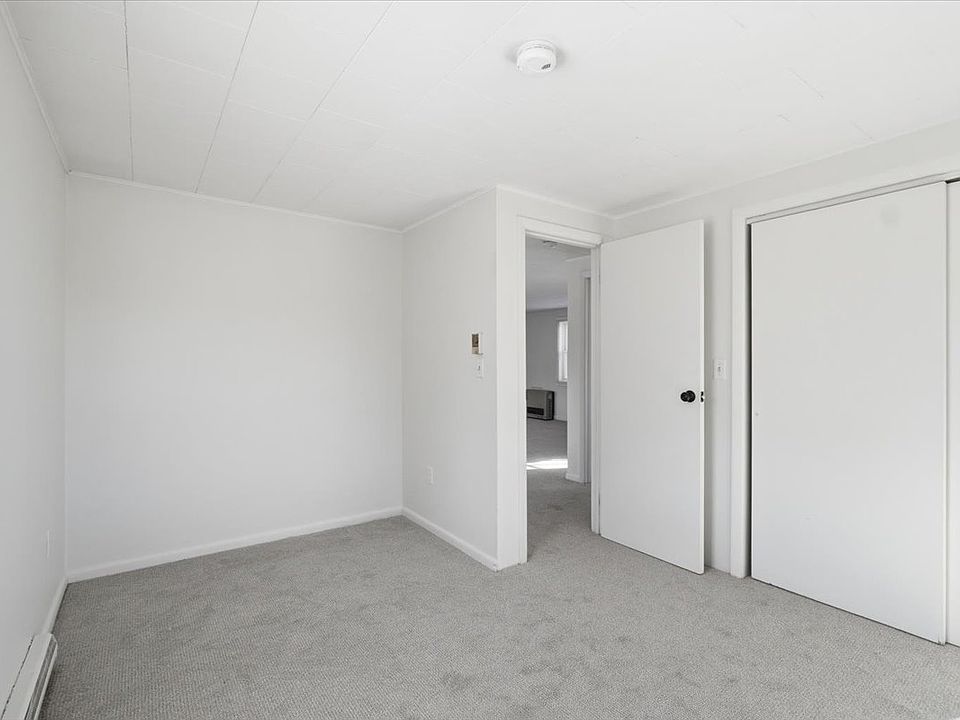 1st image of 950 Shelburne Rd