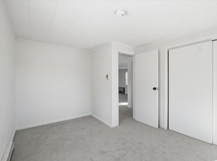 950 Shelburne Rd, South Burlington, VT 05403