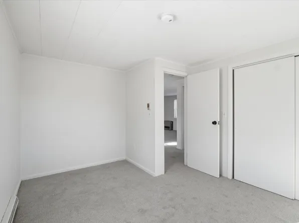 950 Shelburne Rd, South Burlington, VT 05403