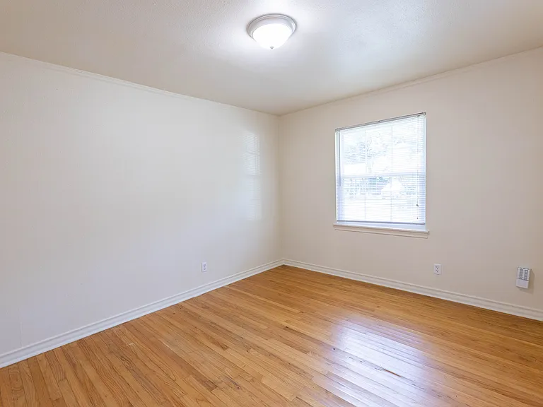 2627 Tealford Dr — Photo 10