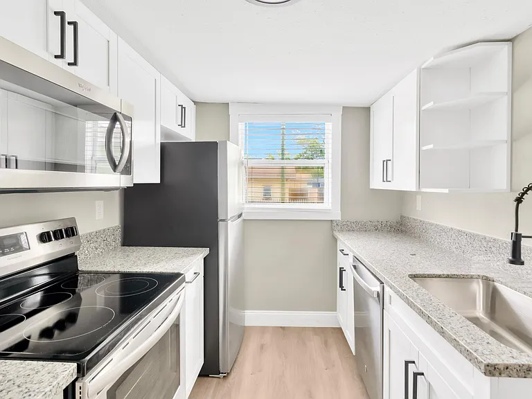 547 Wildwood Way #B — Photo 15