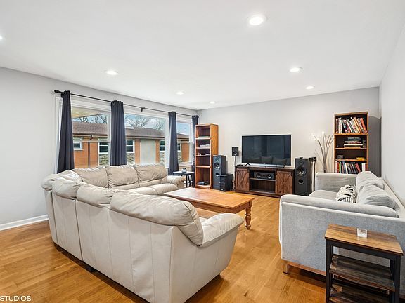 4th image of 4105 N Keeler Ave APT 3F