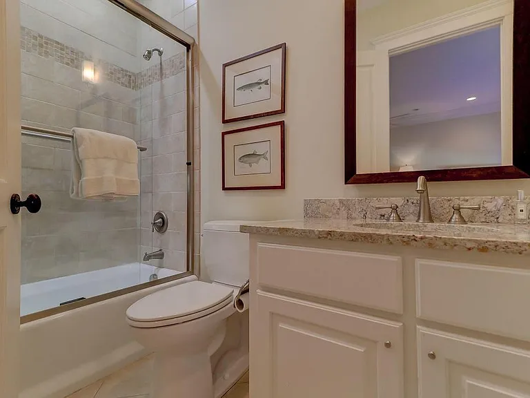 1312 Thompson Ave — Photo 9