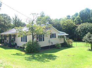 405 Thames St, Manning, SC 29102