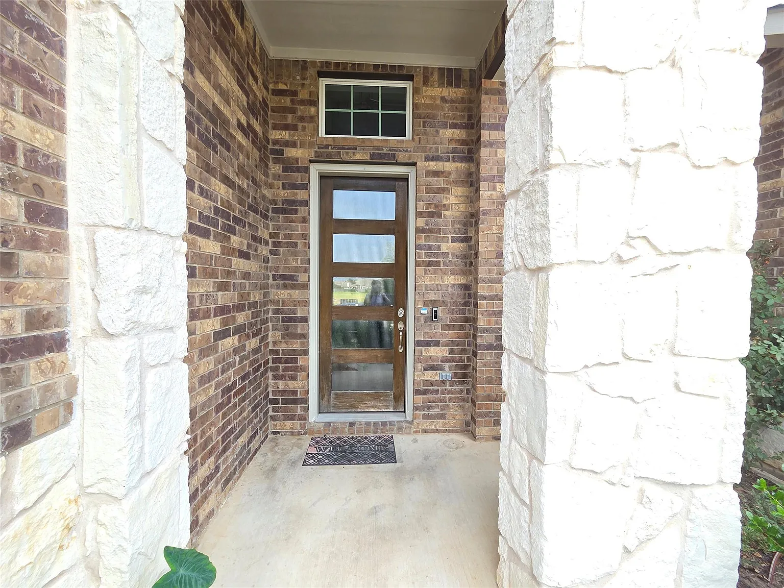 4 bed, 4.0 bath, 3937 sqft, $3,499 — Photo 3