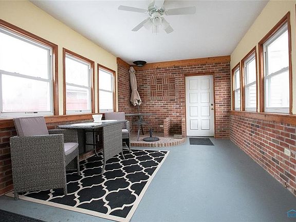 3rd image of 3002 Ravenwood Blvd