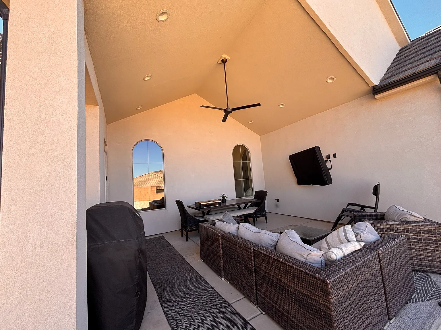 5 bed, 3.5 bath, 2900 sqft, $4,000 — Photo 4