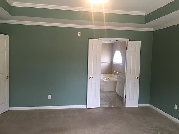 4th image of 201 Woodcrest Dr