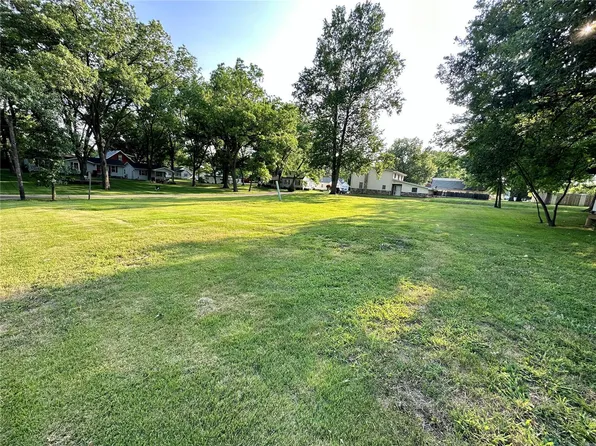 201 E White St, Freeburg, IL 62243