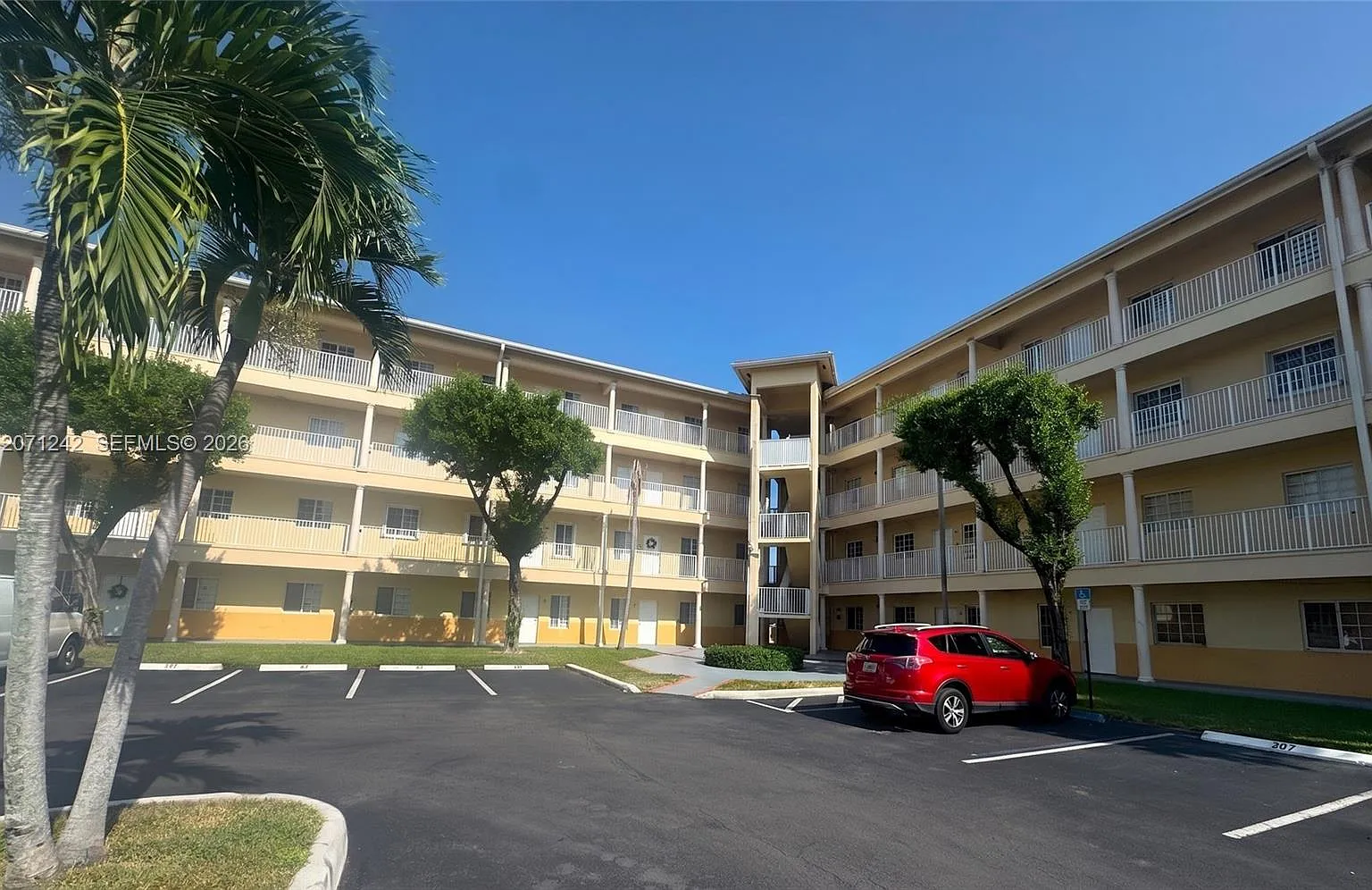 San Marco Villas Condo — Photo 1