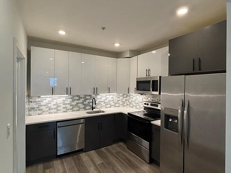 2326 N 9th St #101 — Photo 2