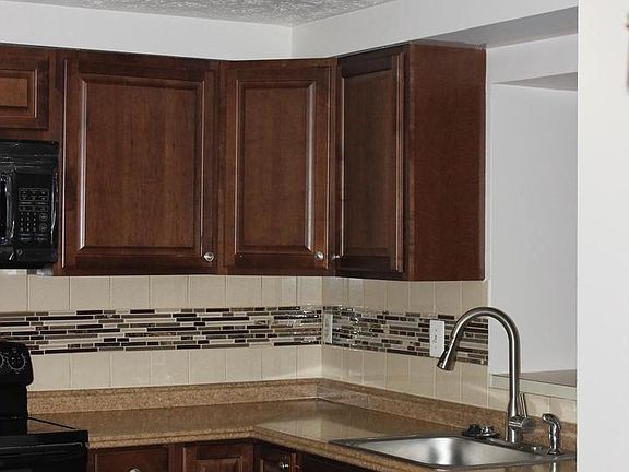 3rd image of 521 White Surf Dr