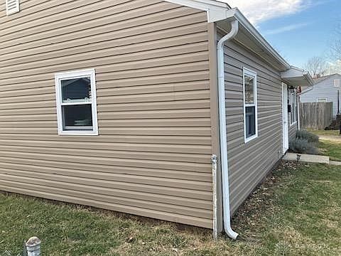 5th image of 806 Donora Dr