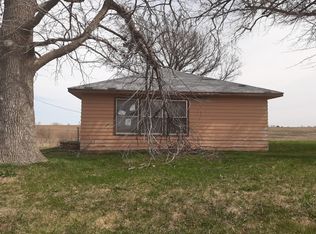 950 Eminence Rd, Bendena, KS 66008
