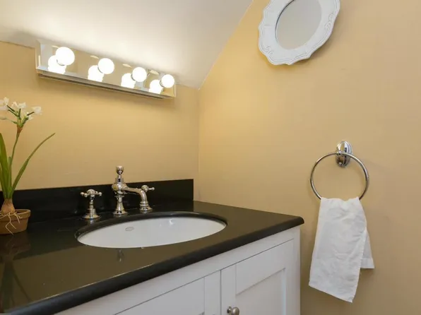 2816 Olive St NW, Washington, DC 20007