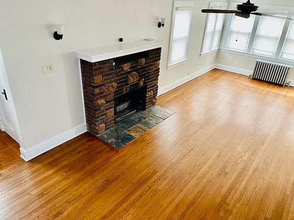 5th image of 1042 Maurice Ave