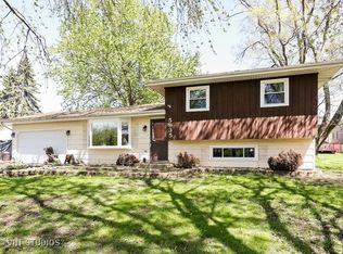 5935 Puffer Rd, Downers Grove, IL 60516