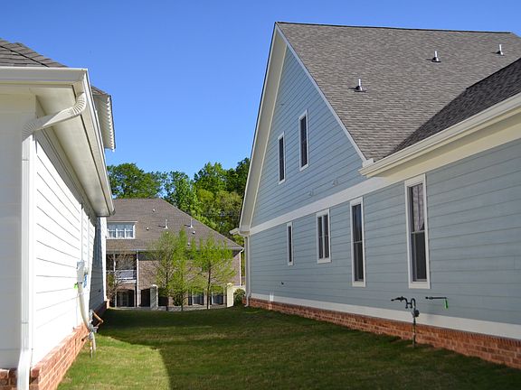 2nd image of 55 Yellow Jacket Dr