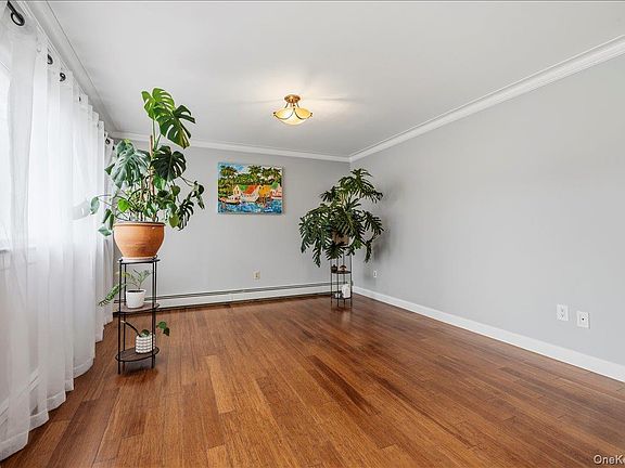4th image of 1042 Jefferson Street