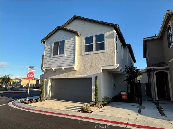 420 Snowdrop Ln #Qyrnpk, Santa Paula, CA 93060