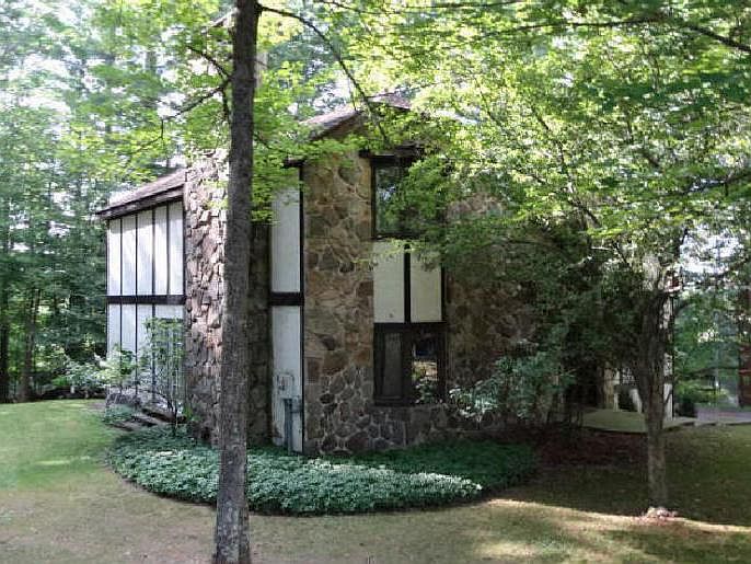 1st image of 2063 Colchester Dr