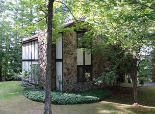 2063 Colchester Dr, Binghamton, NY 13903