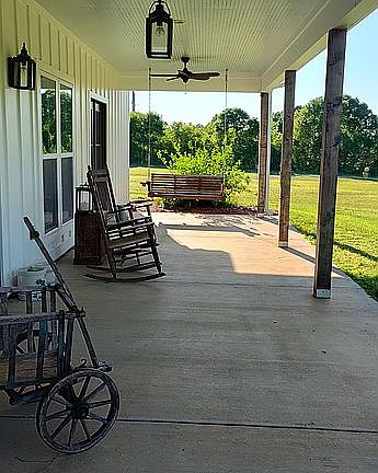 5th image of 94 Race Track Rd