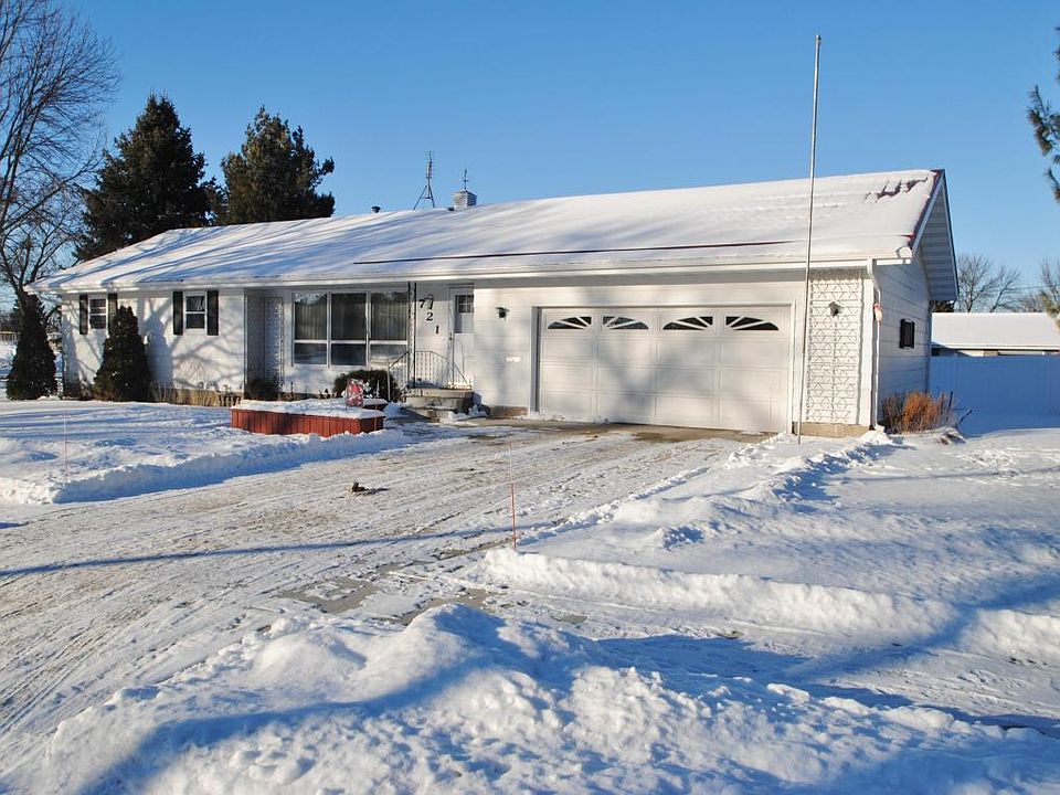 1st image of 721 12th Ave W