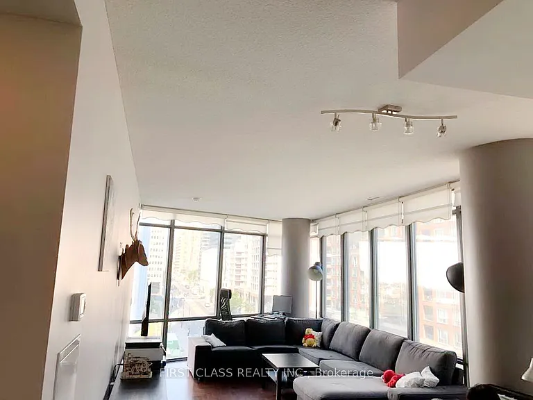 832 Bay St #505 — Photo 5