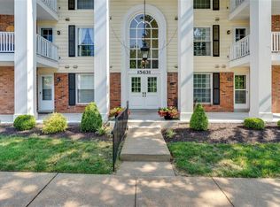 15631 Hedgeford Ct APT 3, Chesterfield, MO 63017